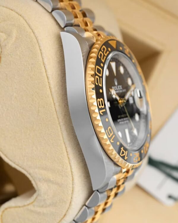 3.pic Rolex GMT-Master II<br> 126713GRNR